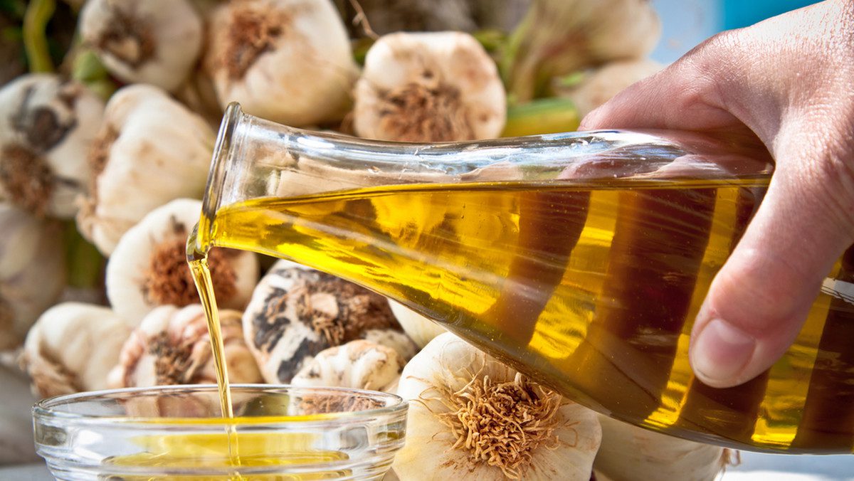 Olej czosnkowy.